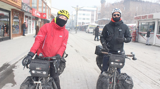 Maksimilian Jabs ve Nono Konopka