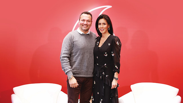 Ali Sunal ve Demet İkiler