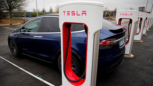 Tesla yeni satın almalarla yatırım hamlelerine devam ediyor.