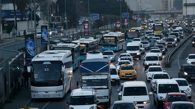 Okulların ilk gününde trafik yoğunluğu