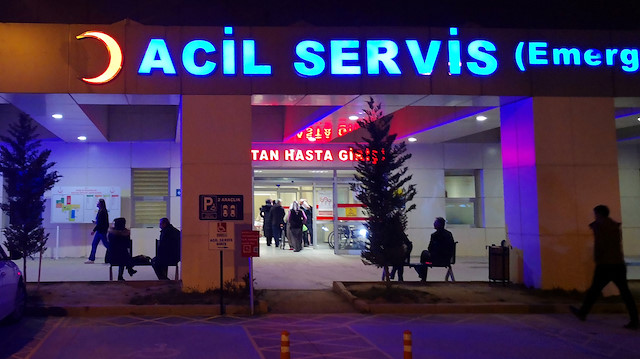 300 kişinin hastaneye başvurmasının ardından içme suyundan numune alındı.