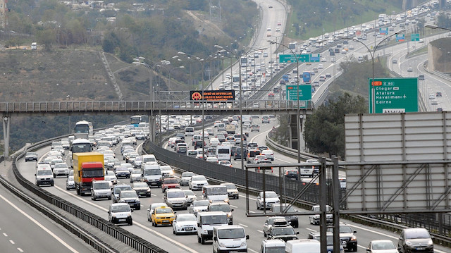 Trafiğe kayıtlı taşıt sayısı Aralık’ta yıllık yüzde 45.4 düştü.