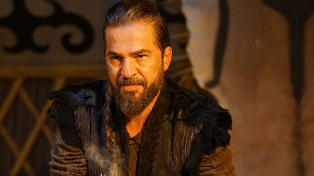 Ertuğrul’un Emir Bahattine haddini bildirmesi