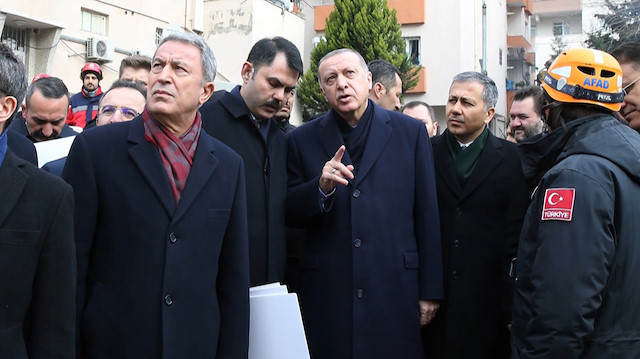 Erdoğan enkaz alanında incelemelerde bulundu