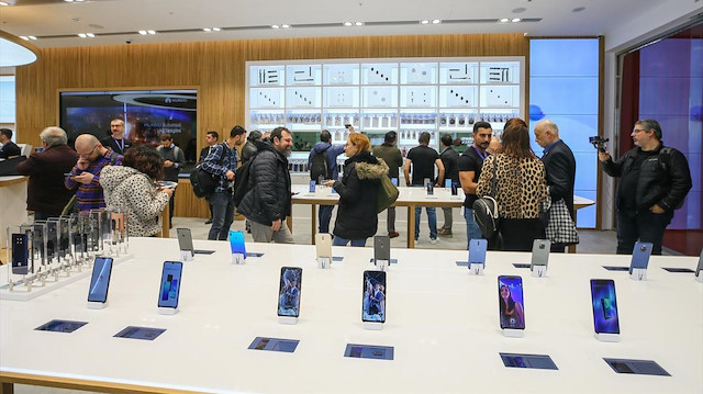 Merkezi Çin'de bulunan Huawei teknoloji firması her geçen yıl büyüyor.