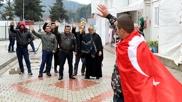 Suriyeli Türkmen genç asker ocağına uğurlandı