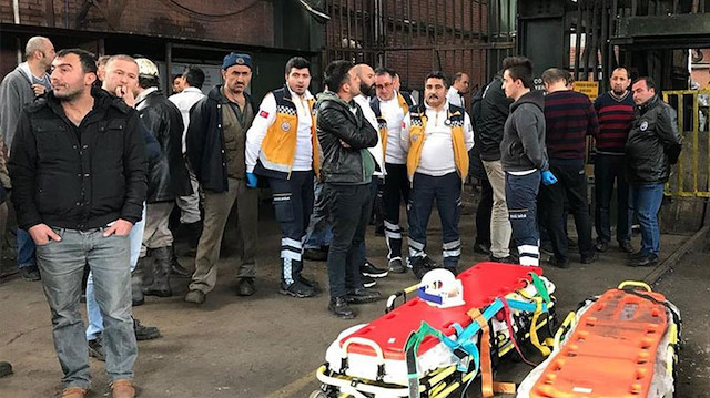 Göçük haberinin ardından bölgeye çok sayıda sağlık ekibi sevk edildi. Fotoğraf: Arşiv.