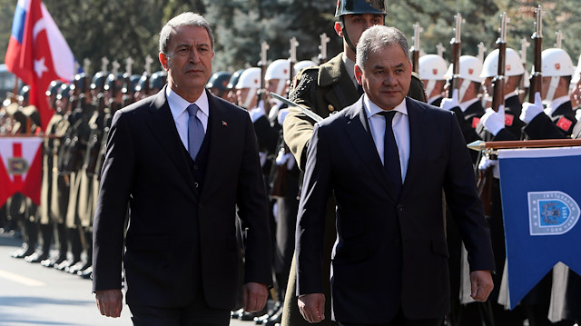 Milli Savunma Bakanı Akar ile Rus mevkidaşı Şoygu.