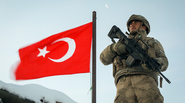 Güvenlik güçleri zorlu kış şartlarına rağmen terör operasyonlarını aralıksız sürdürüyor.