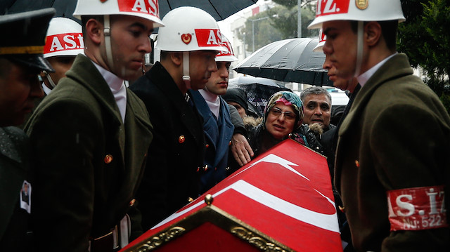 Şehit annesinin ‘Oğlumu götürmeyin’ feryadı askerleri ağlattı