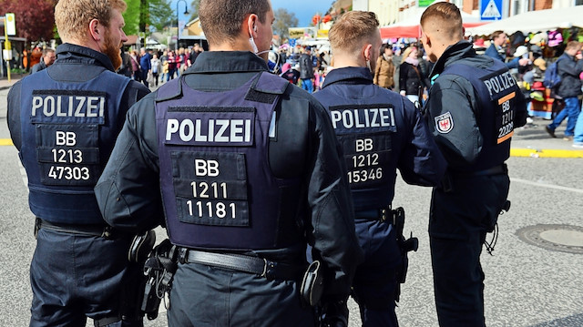 Alman polisi.