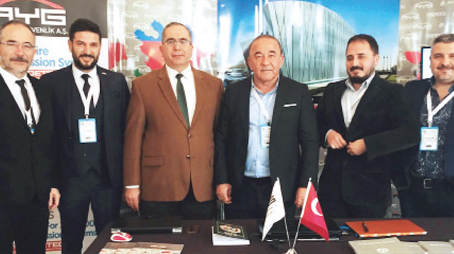 Rafet Ekmekçioğlu (Soldan 4)