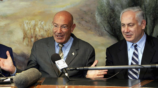 Yaklaşık 3,4 milyar dolar servete sahip ünlü yapımcı Arnon Milchan ve Netanyahu.
