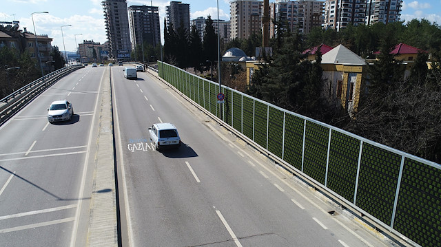 Trafik gürültüsü öğrencileri rahatsız edemeyecek: Yerli ses bariyeri görevde