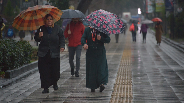 Meteorolojiden bazı illere sağanak yağış uyarısı yapıldı.