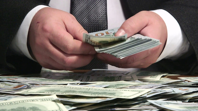 Dolar güne 5,28 seviyelerinde başlamıştı.