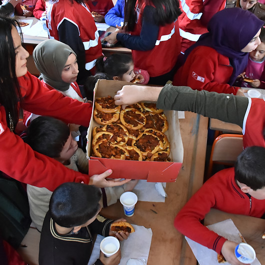 İlk kez pizza yediler