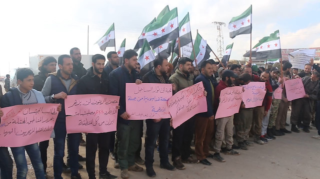 Azez’de YPG karşıtı protesto