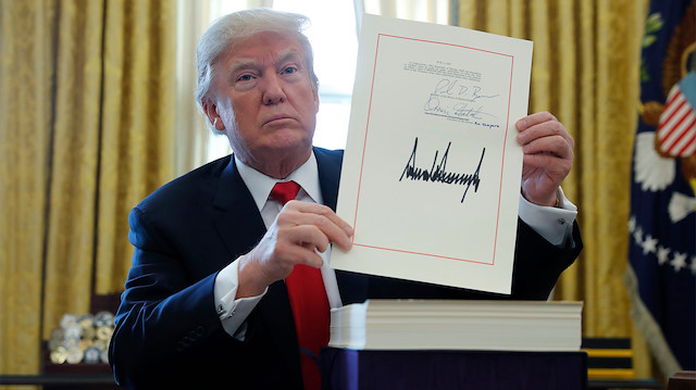 Trump bildiriyi imzaladı: ABD OHAL'de