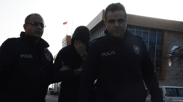 31 yaşındaki şüpheli gözaltına alındıktan sonra çıkarıldığı nöbetçi mahkeme tarafından tutuklandı.
