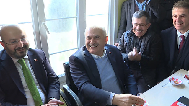 Yıldırım taksi durağını ziyaret etti, espriler havada uçuştu