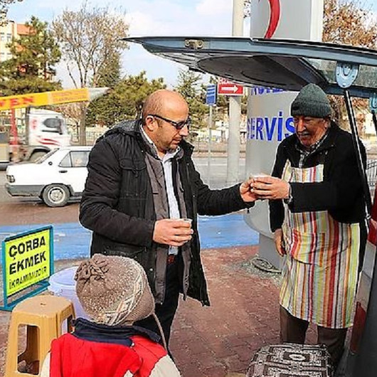 Bir bardak çorbayla gönülleri ısıtıyor