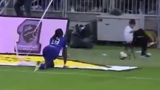 Gomisin gol sevinci top toplayıcı çocuğu kaçırttı