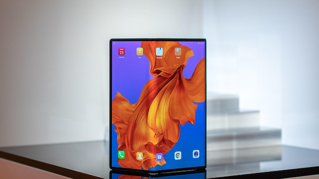 Huawei Mate X fuarın dikkatini çekti