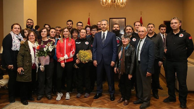 Bakan Varank, 3. Ulusal Antarktika Bilim Seferi'nden dönen Türk ekibini görüntülü arayıp görüştü.