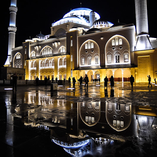 Çamlıca Camiinde ilk ezan sesi: Vatandaşlar akın etti