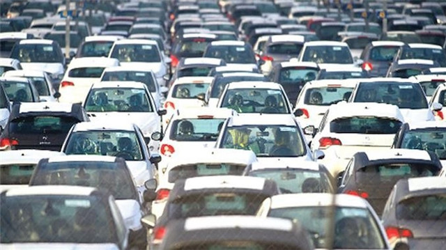 Otomotiv endüstrisi, geçen ay yaşanan düşüşe rağmen 2,54 milyar dolar ile tarihindeki en yüksek ikinci şubat ayı performansına imza attı.