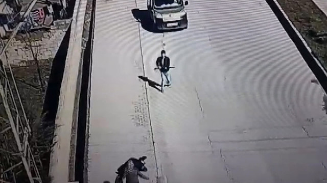 Tüfekle vurulan oğlu için canını hiçe saydı