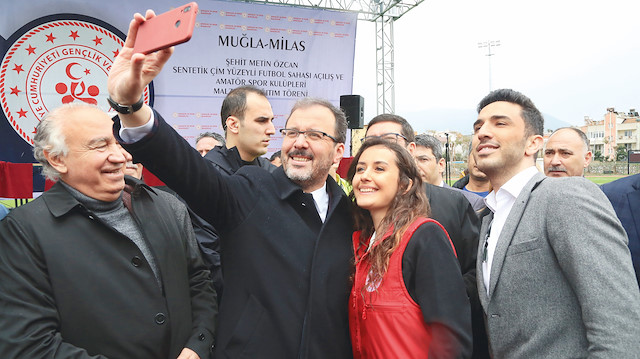 Bakan Kasapoğlu, Gaziantep’ten başlattığı buluşmalar kapsamında bugüne kadar İzmir, Çorum, Ankara, Sinop, Uşak, Muğla ve Adıyaman’da gençlerle bir araya geldi.