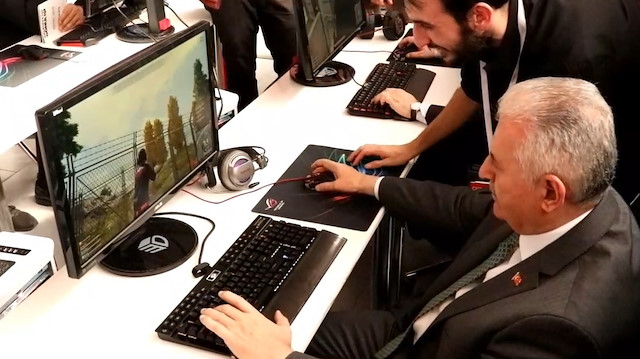 Binali Yıldırım PUBG oynadı