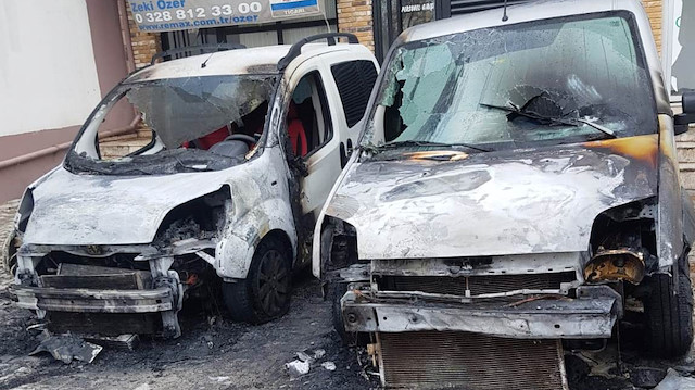 Park halindeki araçları böyle kundakladı