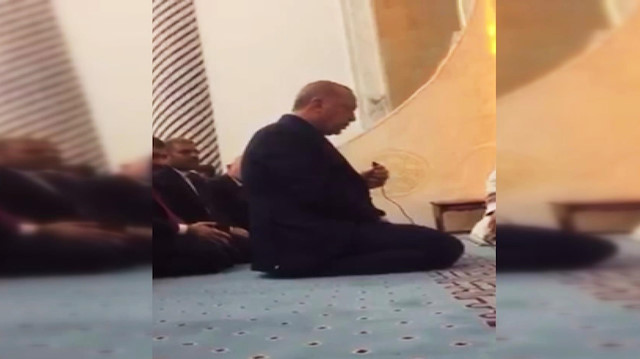 Cumhurbaşkanı Erdoğandan Kuran-ı Kerim tilaveti