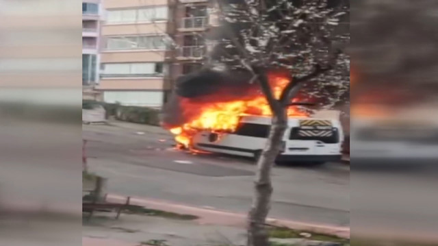 Öğrenci servisi alev alev yandı