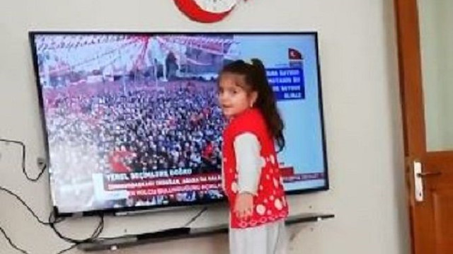 Erdoğan hayranı minik kız