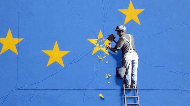 Brexit süreci hem ekonomik hemde siyasal krizlere kapı araladı.