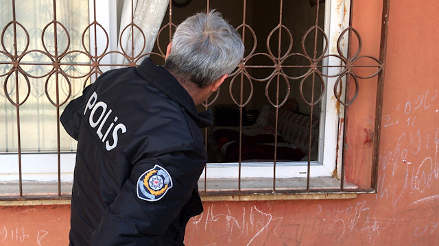 Polis ekipleri olay yerine gelerek incelemede bulundu.