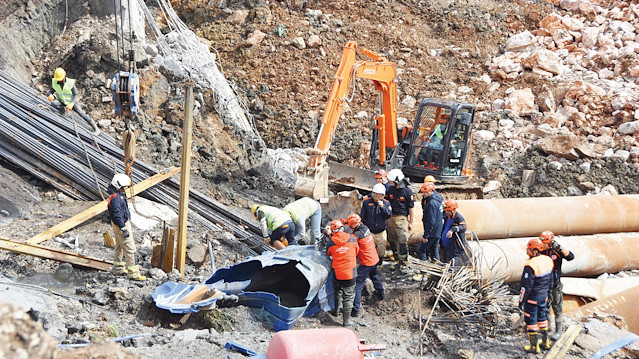 Ekiplerin çalışmaları devam ediyor.