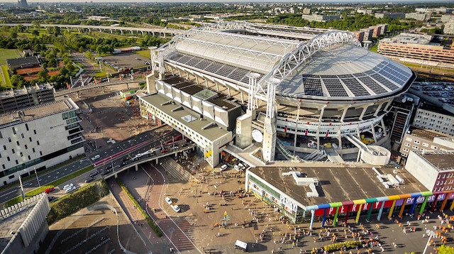 Johan Cruijff Arena'ya binlerce eve güç vermeye yetecek 3 megawatt’lık kapasiteye sahip sistem kuruldu.
