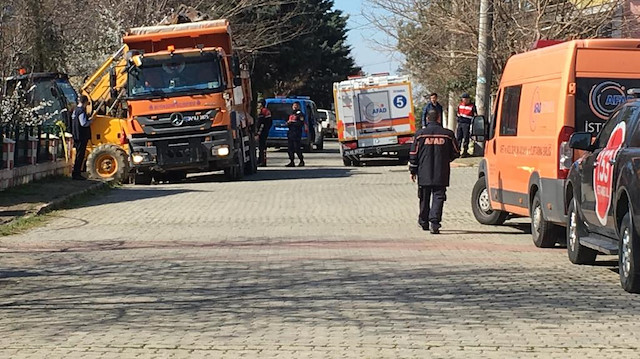 Olay yerine çok sayıda kurtarma ekipleri sevk edildi.