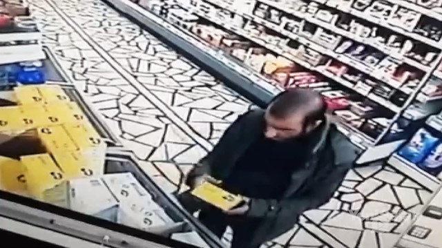 Bebek maması çalan hırsız kamerada