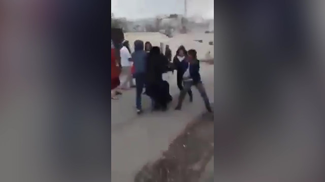 İşgalci İsrailliler Filistinli kadın ve oğluna saldırdı