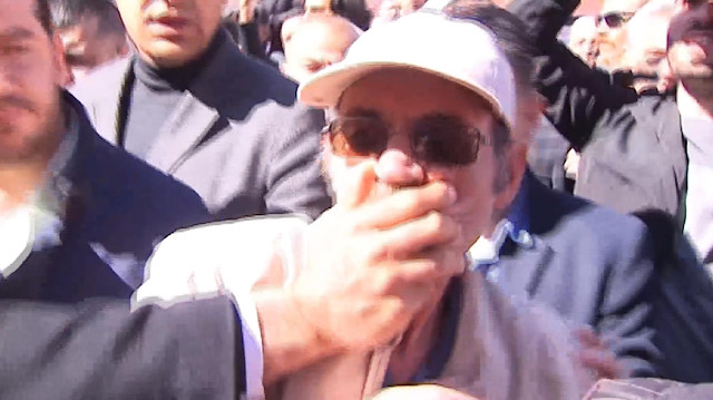 Mansur Yavaş'ı protesto eden vatandaşa linç girişimi