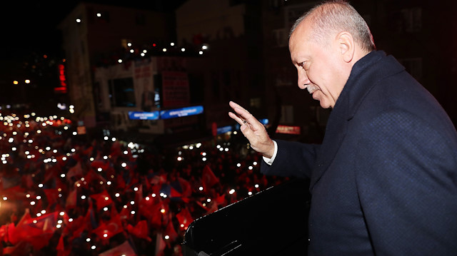 Bugün Burada Yanıbaşındayız