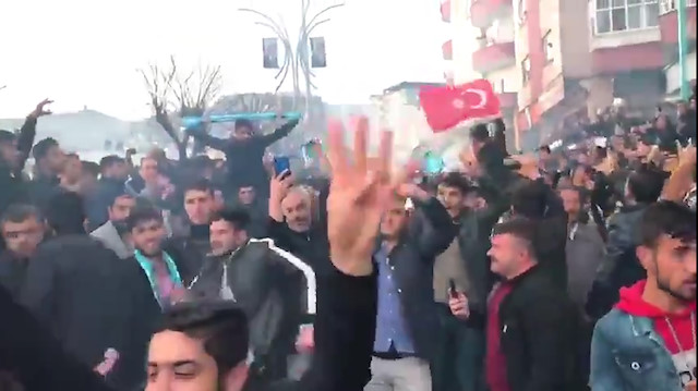 Şırnak'ta vatandaş sabahın ilk ışıklarına kadar seçim zaferini kutladı