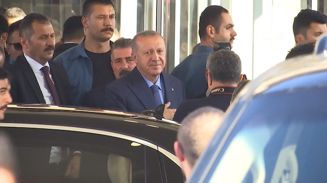 Cumhurbaşkanı Erdoğan Eyüpsultan Belediyesini ziyaret etti