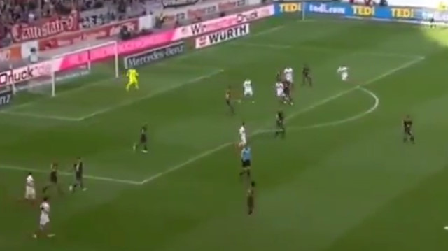 Ozan Kabak Stuttgratı ipten aldı